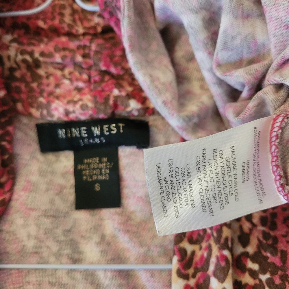 nine west pink & brown snake print faux wrap peplum blouse - Picture 3 of 4
